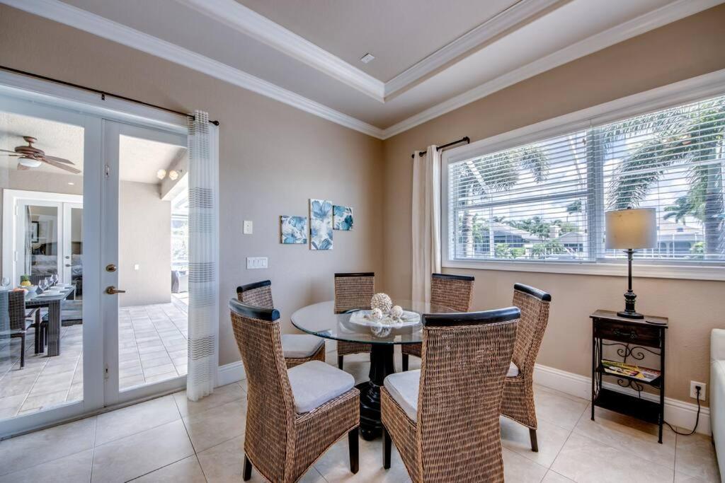 Villa Martinique By Coralvilla Cape Coral Bagian luar foto