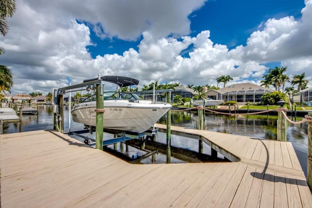Villa Martinique By Coralvilla Cape Coral Bagian luar foto
