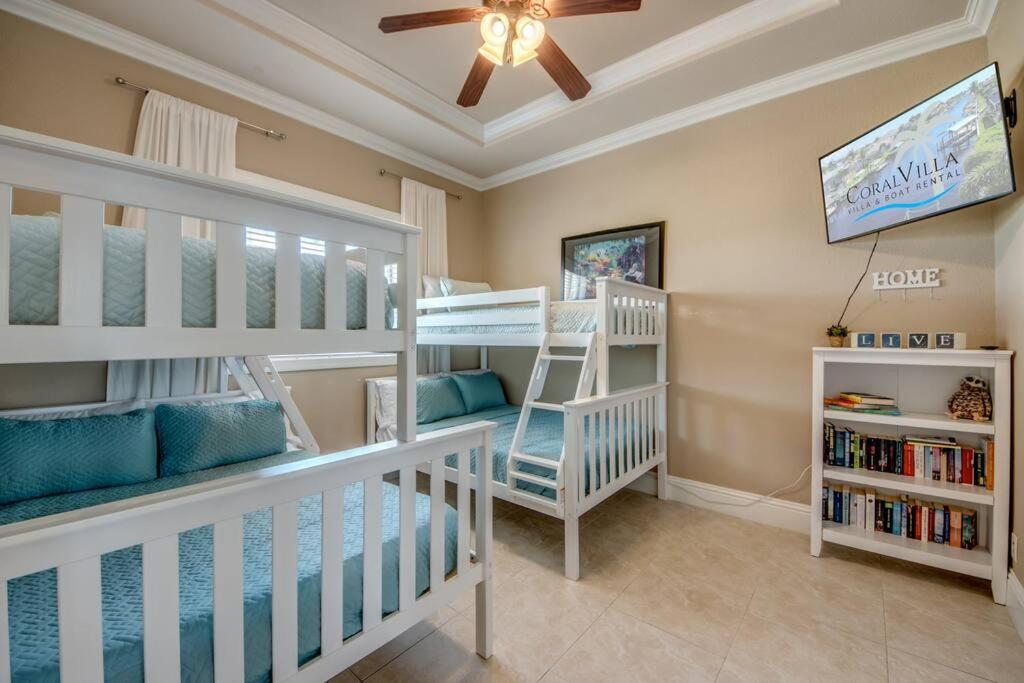 Villa Martinique By Coralvilla Cape Coral Bagian luar foto