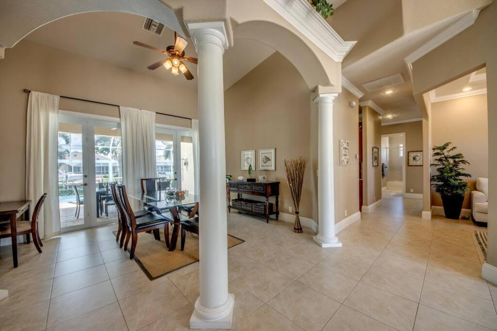 Villa Martinique By Coralvilla Cape Coral Bagian luar foto