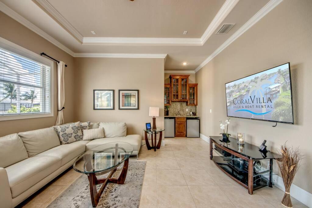 Villa Martinique By Coralvilla Cape Coral Bagian luar foto