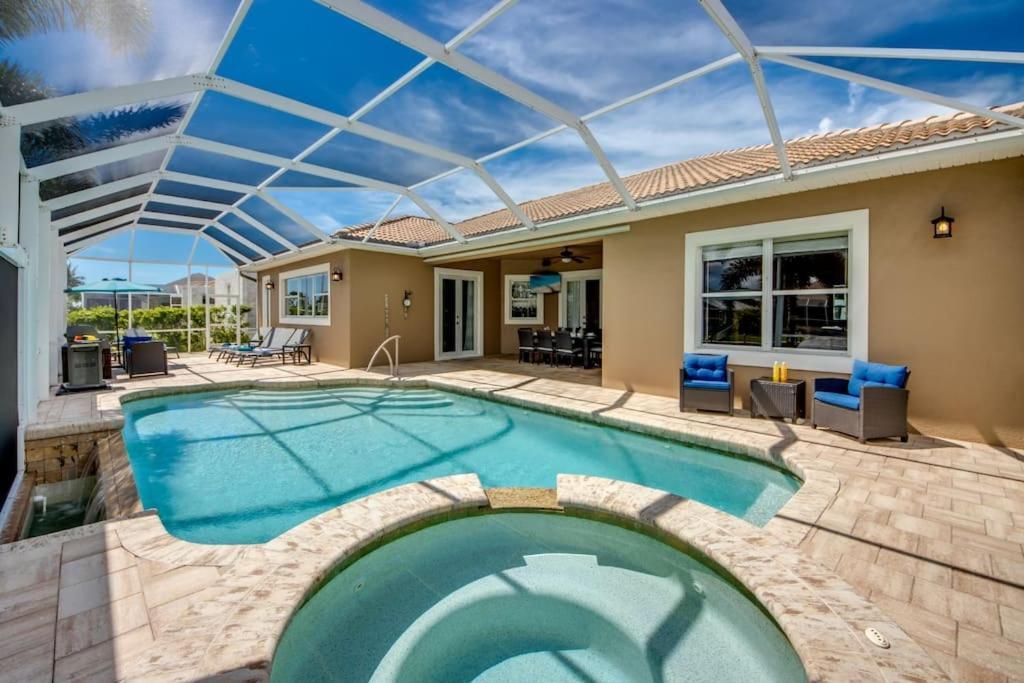 Villa Martinique By Coralvilla Cape Coral Bagian luar foto